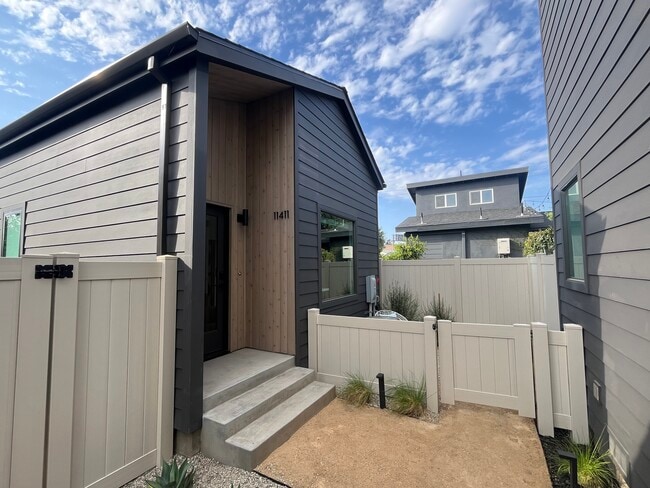 property at 11411 Braddock Dr