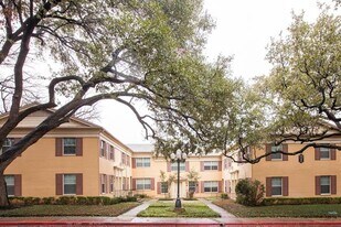 4741 Bradford Dr in Dallas, TX - Building Photo