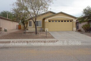 10232 E Desert Mesa Dr in Tucson, AZ - Building Photo