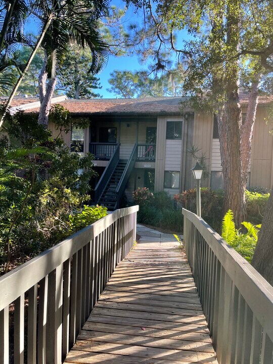 1709 Pelican Cove Rd, Unit GL449 in Sarasota, FL - Building Photo