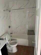 1828 Hunt Ave, Unit 1 in Bronx, NY - Building Photo - Building Photo