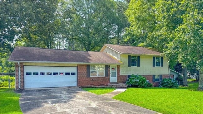property at 105 Crystal River Dr