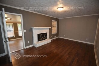 247 Sandra Dr NW in Lilburn, GA - Foto de edificio - Building Photo