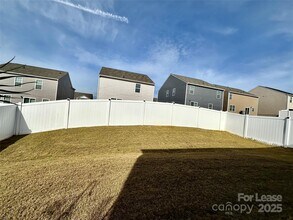 1605 Blue Velvet Ln in Dallas, NC - Building Photo - Building Photo