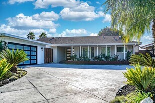 30163 Vía Rivera in Rancho Palos Verdes, CA - Building Photo