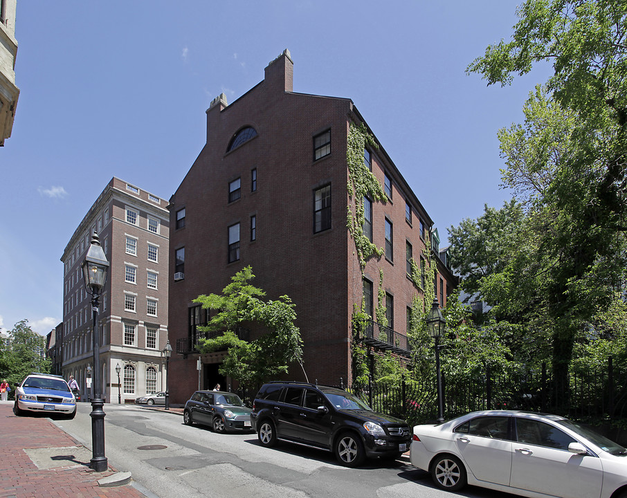 6 Joy St in Boston, MA - Building Photo