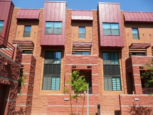 property at 330 S Farmer Ave
