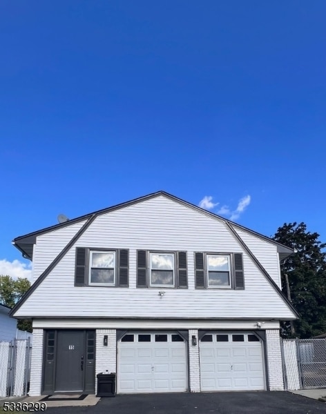 property at 15 Arcadia Pl