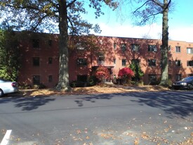 411 Hoodridge Dr Apartments