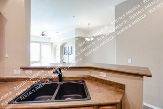 14575 W Mountain View Blvd in Surprise, AZ - Foto de edificio - Building Photo