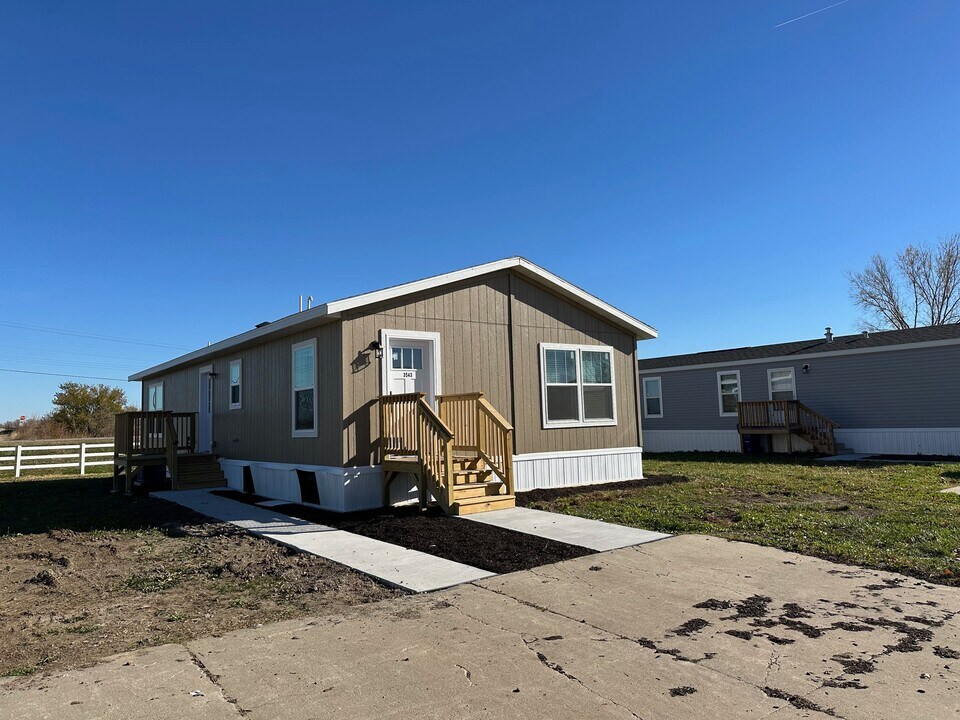 3543 Warren Pl in Bellevue, NE - Building Photo