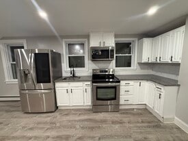 119 Wales St, Unit Apt 2 in Cranston, RI - Building Photo