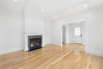 35 Anchor Way in Newport, RI - Building Photo - Building Photo