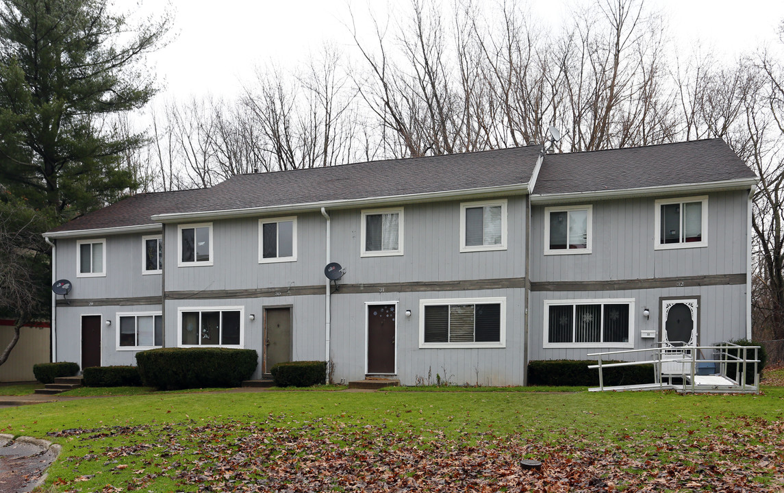 Studio City in Munroe Falls, OH - Building Photo