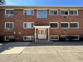 615-621 N Pennsylvania Ave in Lansing, MI - Foto de edificio - Building Photo