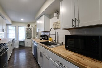 196 White Branch Ct in Buffalo Grove, IL - Building Photo - Building Photo