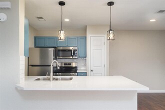 15534 Zabolio Dr in Webster, TX - Building Photo - Building Photo