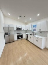 18121 SW 152nd Ct in Miami, FL - Building Photo - Building Photo