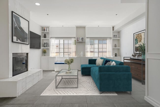 property at 850 N Poinsettia Pl