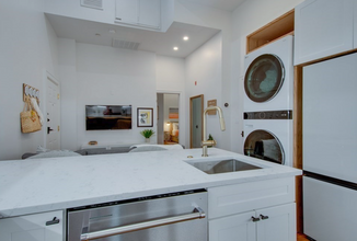 1 Summer St, Unit 4A in Somerville, MA - Foto de edificio - Building Photo