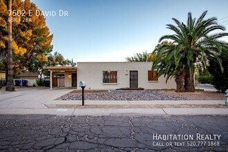 7502 E David Dr in Tucson, AZ - Foto de edificio - Building Photo