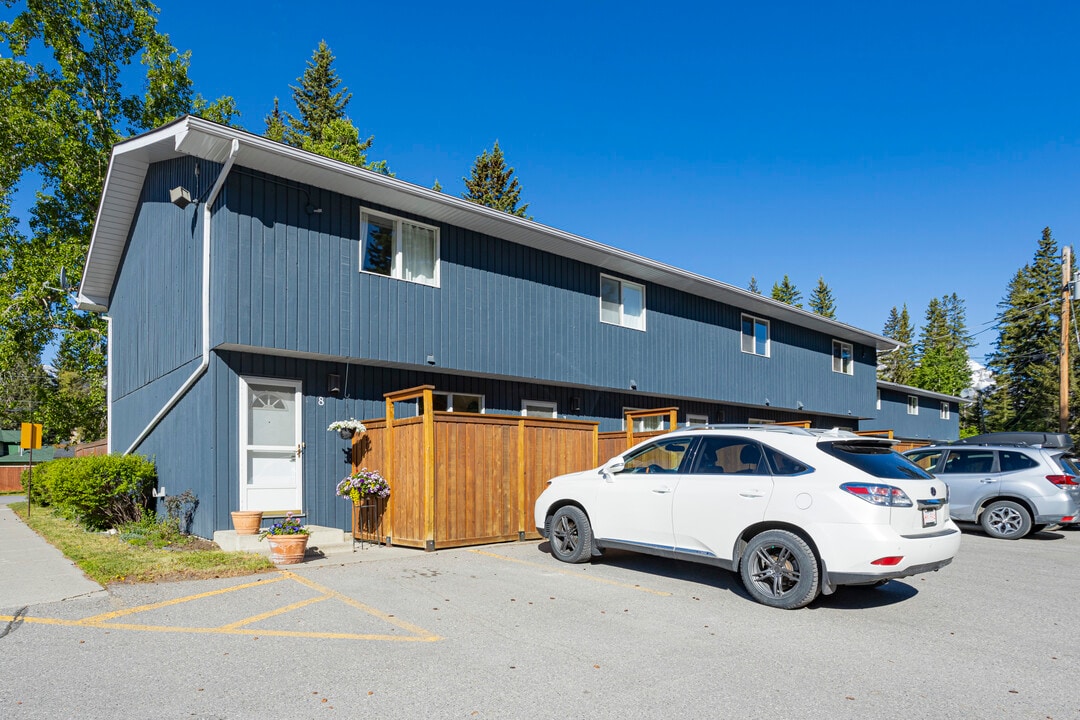 Spring Creek Gardens in Canmore, AB - Building Photo