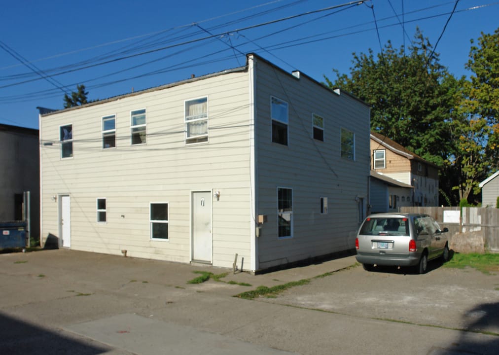 1360 & 1390 Liberty St NE Salem OR in Salem, OR - Building Photo