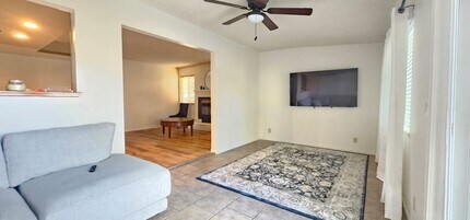 946 Roosevelt St in Ridgecrest, CA - Building Photo - Building Photo