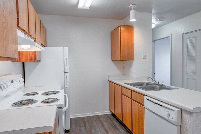 Lyons Gate Apartments in Miamisburg, OH - Building Photo - Building Photo