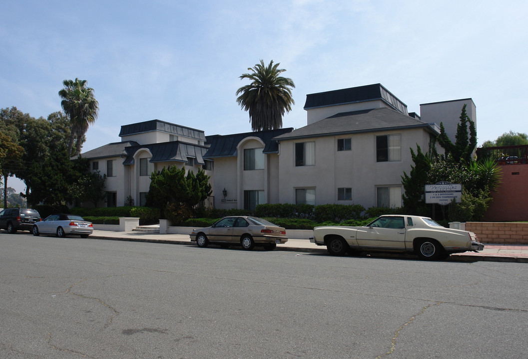 Versailles Apartmemts in San Diego, CA - Building Photo