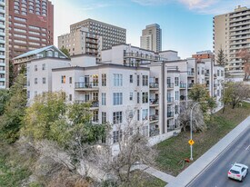 Terrace Court in Edmonton, AB - Building Photo