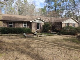 5183 Fairington Dr in Evans, GA - Building Photo