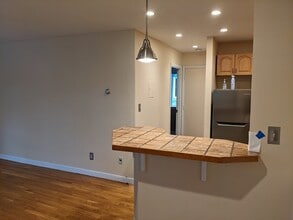 38 Allston St, Unit 7 in Boston, MA - Foto de edificio - Building Photo