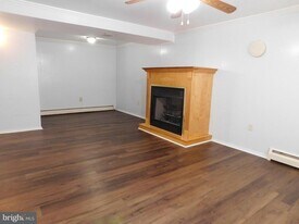 13000 Kerrman Ct in Woodbridge, VA - Building Photo