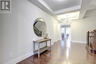 85 Spring Hill Dr in King, ON - Building Photo - Building Photo