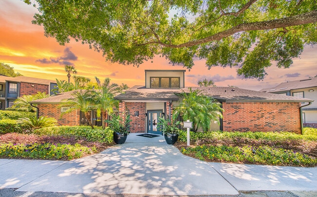 MAA Tiffany Oaks in Altamonte Springs, FL - Foto de edificio - Building Photo
