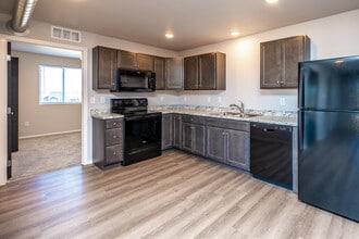 The Pitch in Waukee, IA - Building Photo - Interior Photo