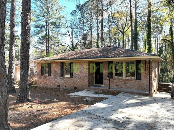 120 Larchwood Dr in Columbia, SC - Building Photo