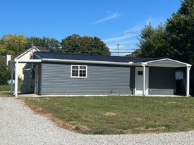 138 N Main St in Frankfort, OH - Building Photo