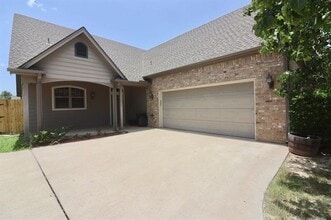 110 Rachel Rd in Weatherford, TX - Building Photo - Building Photo