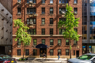 155 E 49th St in New York, NY - Building Photo - Building Photo