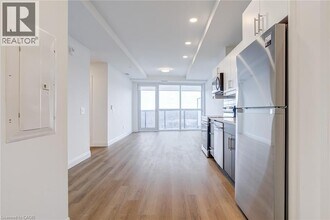 1333 Weber St E in Kitchener, ON - Building Photo - Building Photo