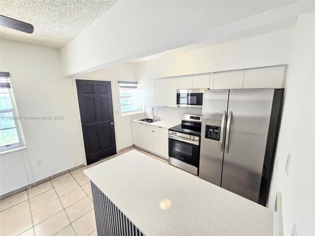 5451 SW 5th Ter in Coral Gables, FL - Foto de edificio - Building Photo