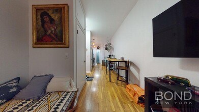 313 E 93rd St in New York, NY - Building Photo - Building Photo
