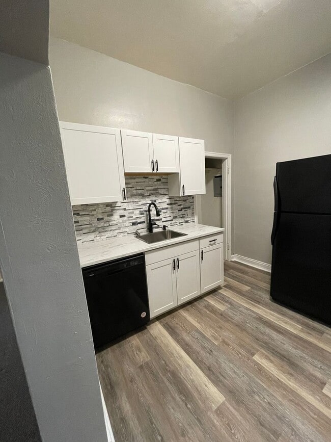 property at 526 E 8th Ave