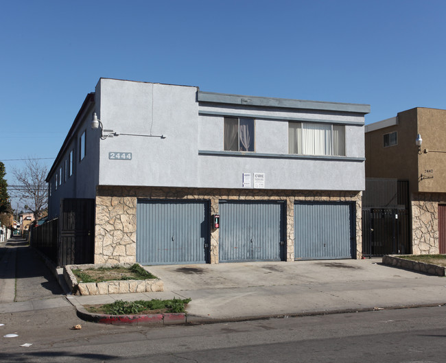 2444 Pasadena Ave in Long Beach, CA - Building Photo - Building Photo