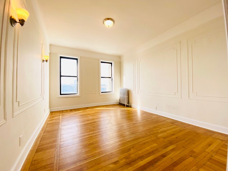 138 Haven Ave in New York, NY - Building Photo