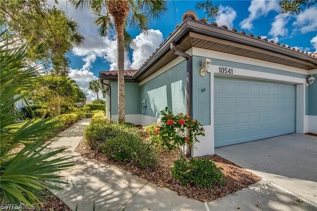 10541 Diamante Way in Ft. Myers, FL - Foto de edificio - Building Photo