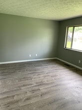 184 Bernower Ave SW in Massillon, OH - Foto de edificio - Building Photo