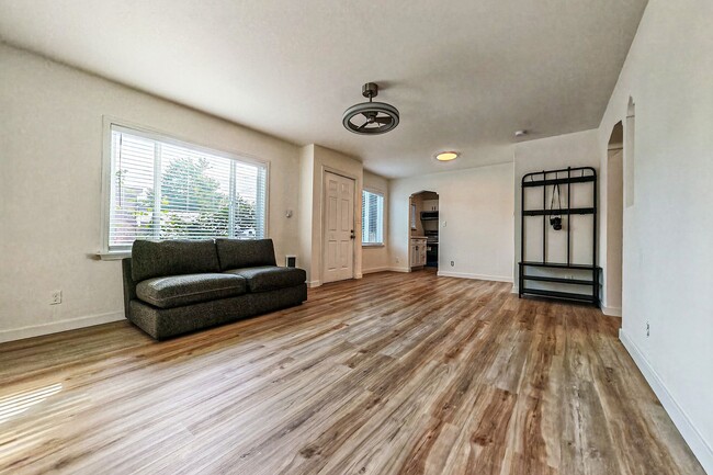 1007 N 1st St in Renton, WA - Building Photo - Building Photo